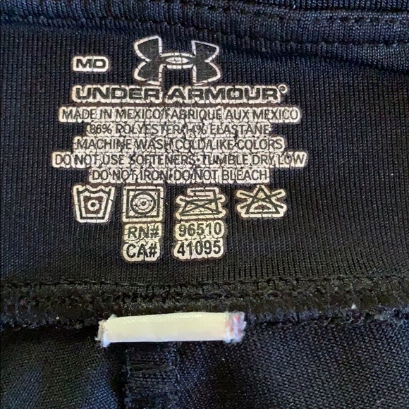 Under Armour dri fit capris - Picture 3 of 3